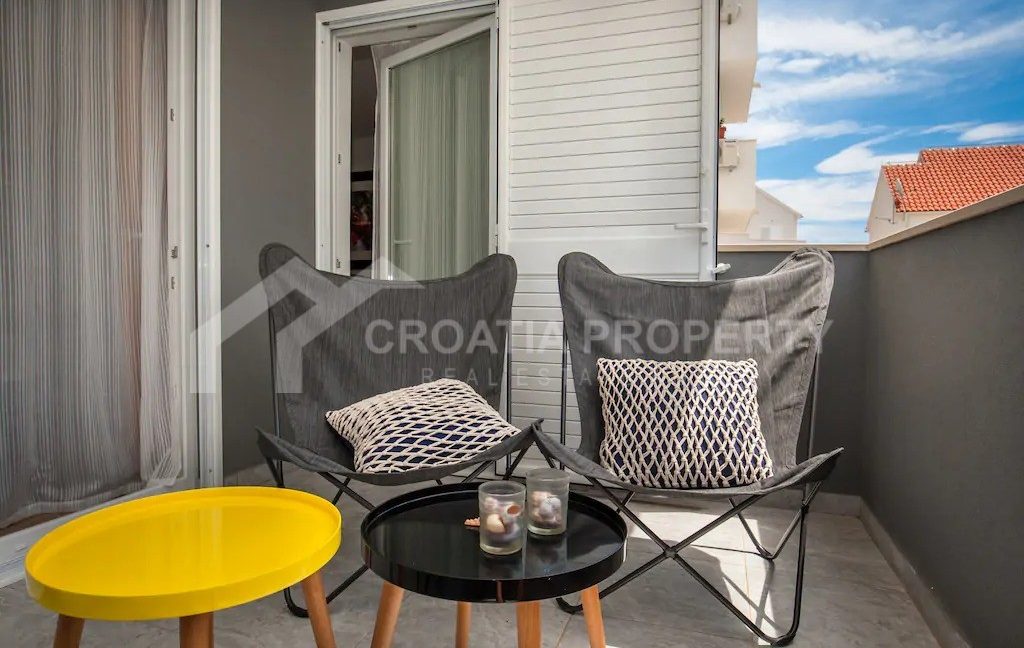 furnished two-bedroom apartment brac (9)