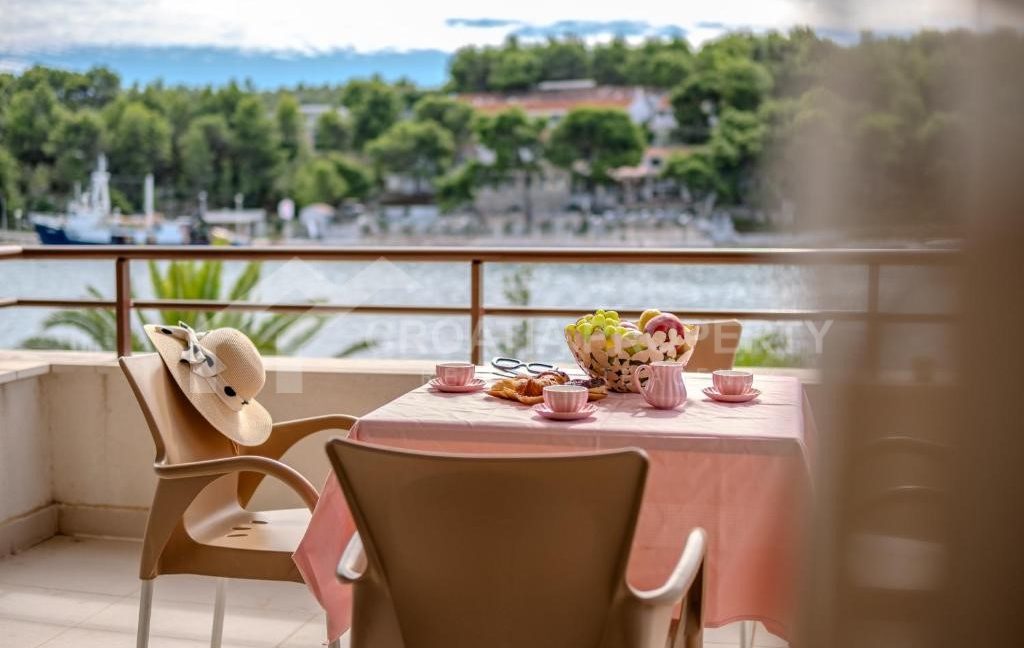 first row to sea apartment brac (16)