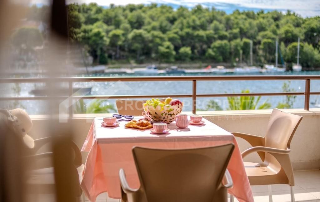 first row to sea apartment brac (17)