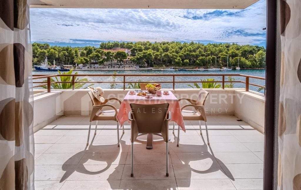 first row to sea apartment brac (2)