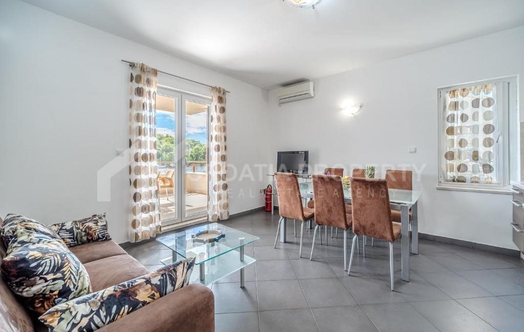 first row to sea apartment brac (5)