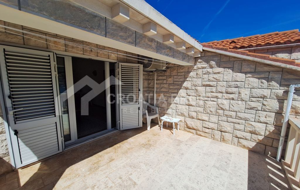 first row to sea house korcula (12)