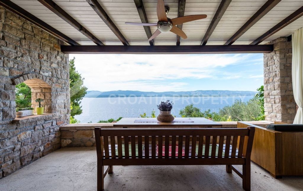 gorgeous stone house brac (19)