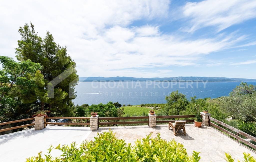 gorgeous stone house brac (20)