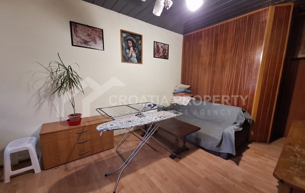 terraced house center zrnovnica (4)