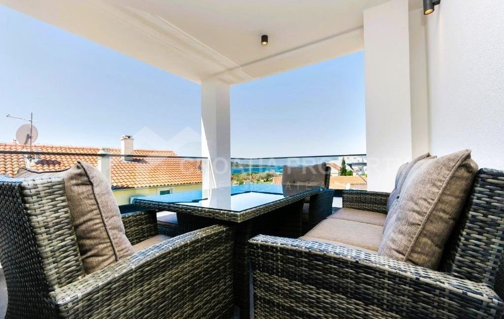 penthouse apartment near beach (7)