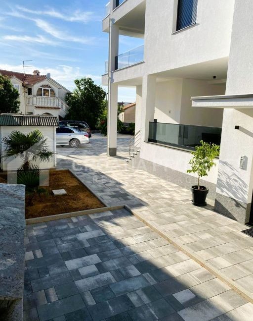 penthouse apartment near beach (9)