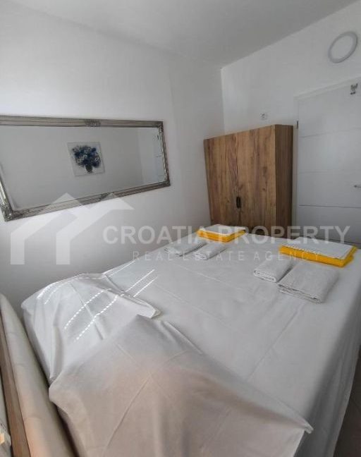 two-bedroom furnished apartment makarska (4)