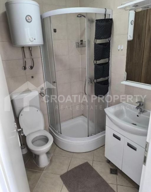 two-bedroom furnished apartment makarska (8)