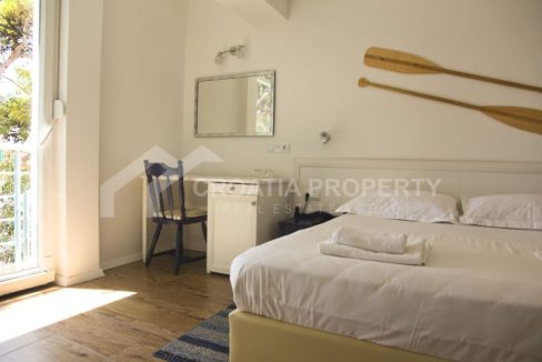 first row business premise makarska riviera - 3608 (1)