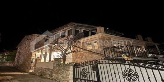 Furnished house near beach Supetar