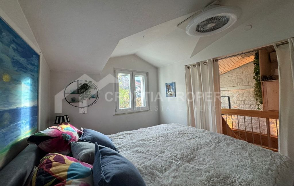 furnished house near beach supetar (13)