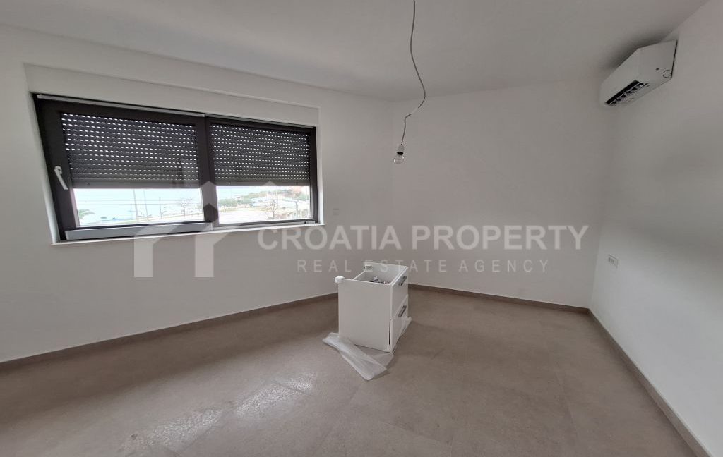 new first row apartment (2)