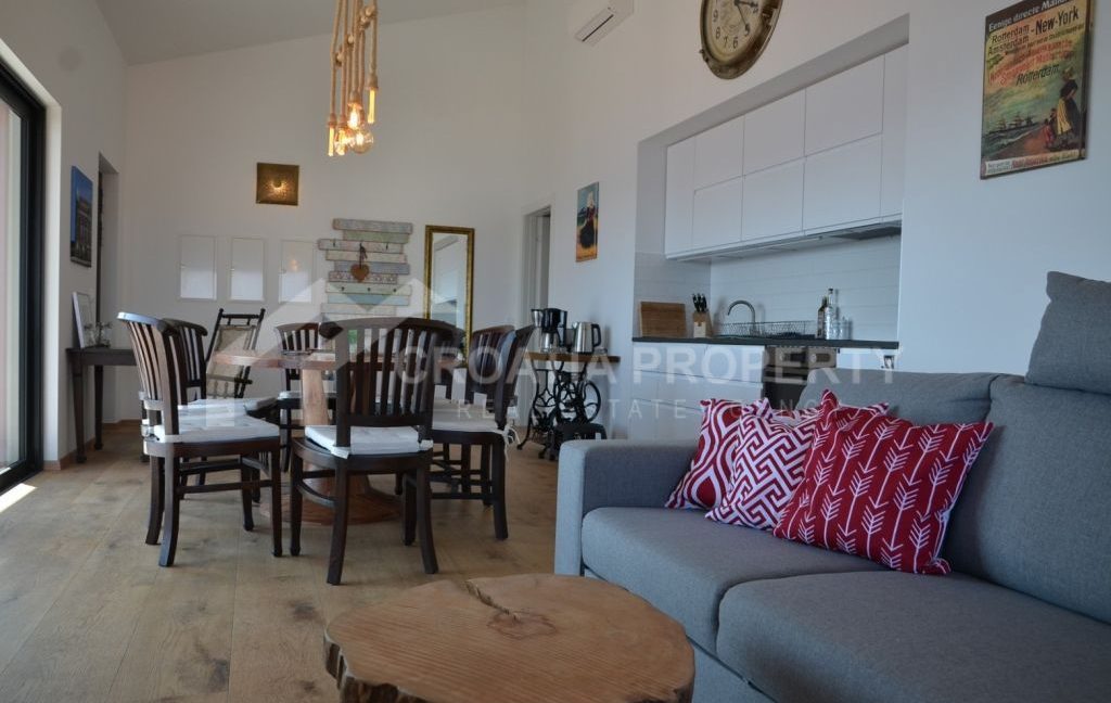 seaside penthouse apartment seget vranjica (2)