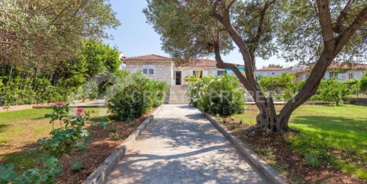 Spacious house near sea Brac