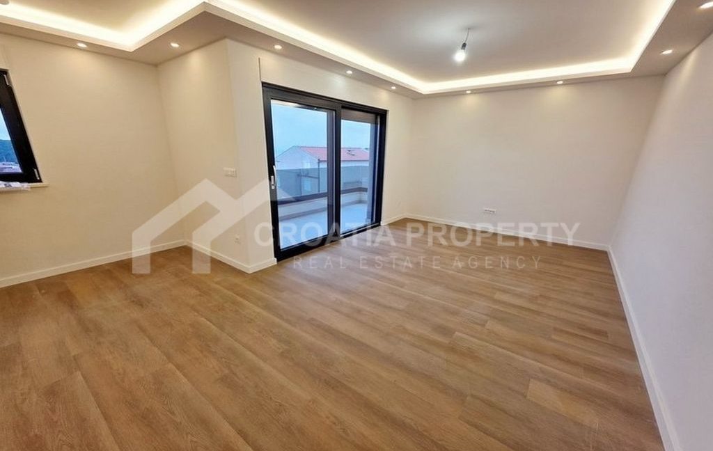 new apartment near the centre makarska (1)