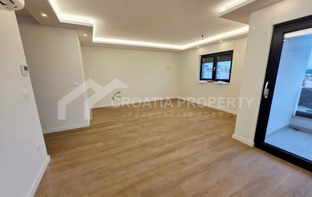 new apartment near the centre makarska (4)