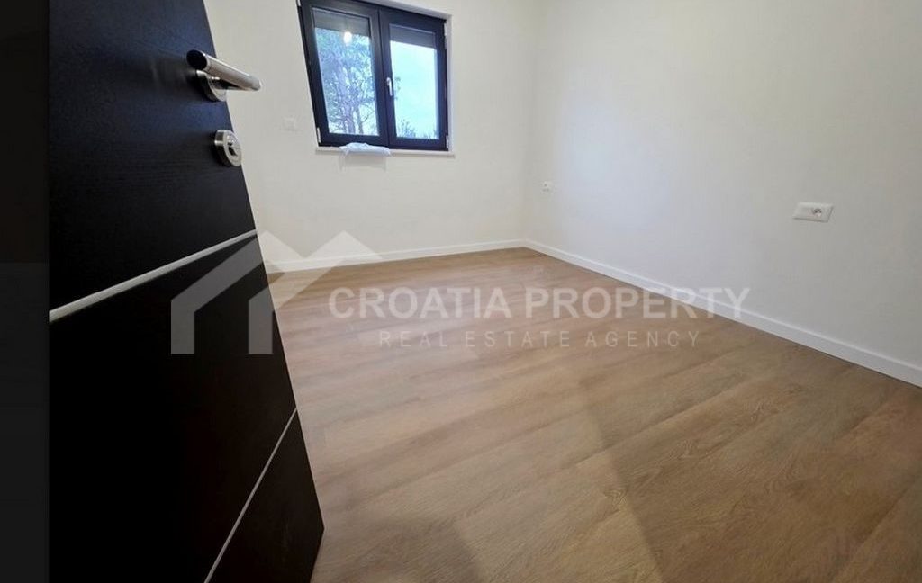 new apartment near the centre makarska (5)