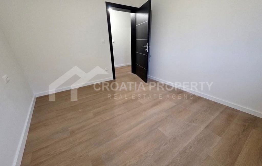 new apartment near the centre makarska (6)