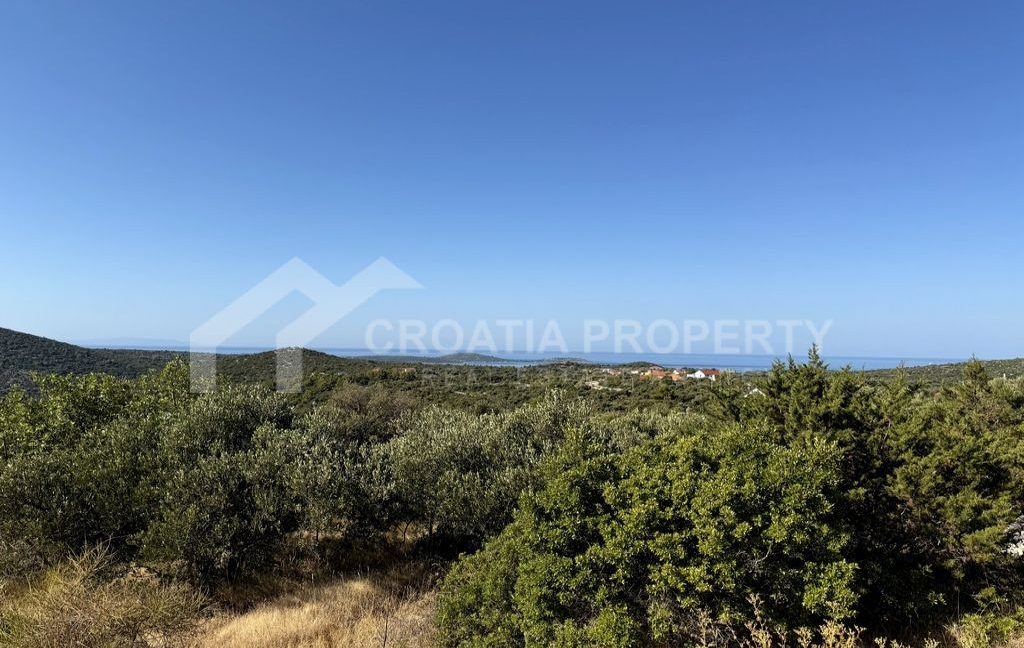 spacious land plot with open view - 3635 (2))