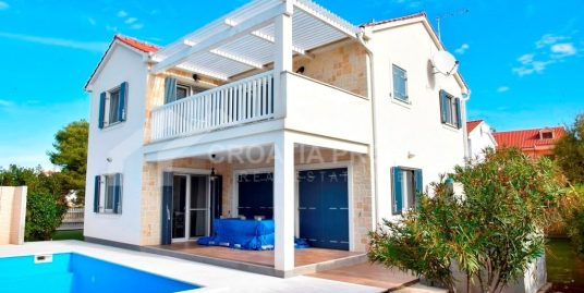 Wunderschönes, geräumiges Haus Tribunj