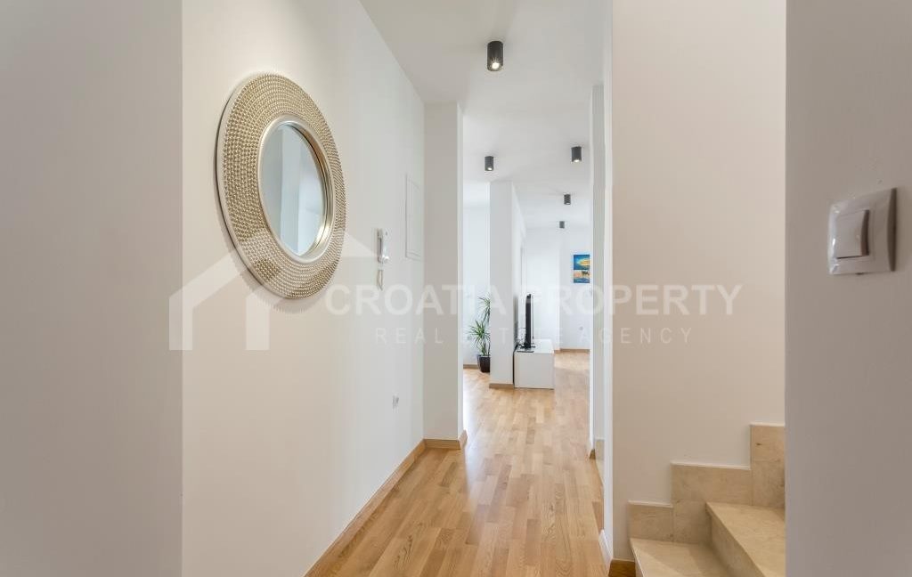 capacious apartment by the beach podstrana - 3639 (10)