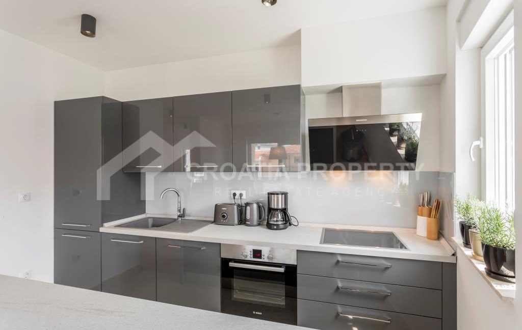 capacious apartment by the beach podstrana - 3639 (16)