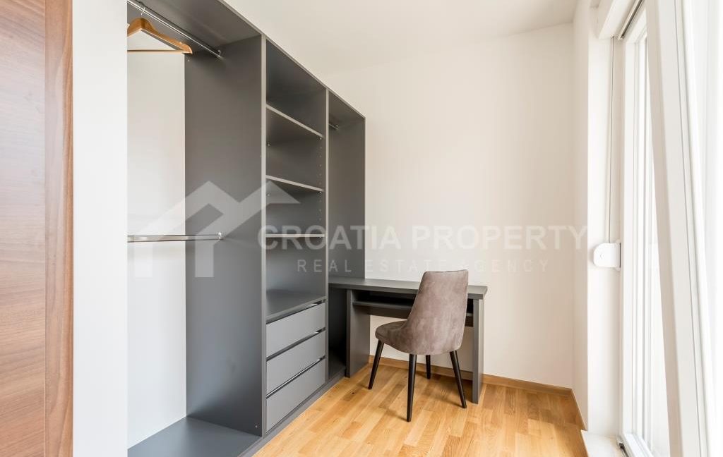 capacious apartment by the beach podstrana - 3639 (2)