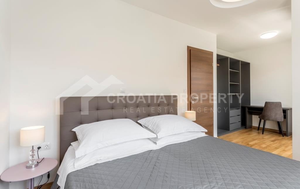 capacious apartment by the beach podstrana - 3639 (8)