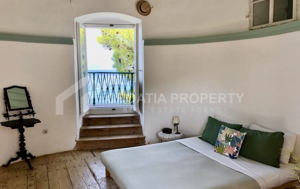 exclusive first row to the sea plot brac - 3672 (2)