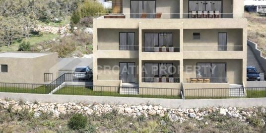 Erdgeschosswohnung mit großzügiger Loggia Kastela
