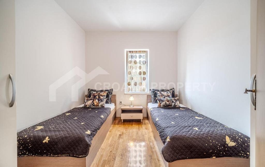 first row apartment with parking space brac - 3675 (4)