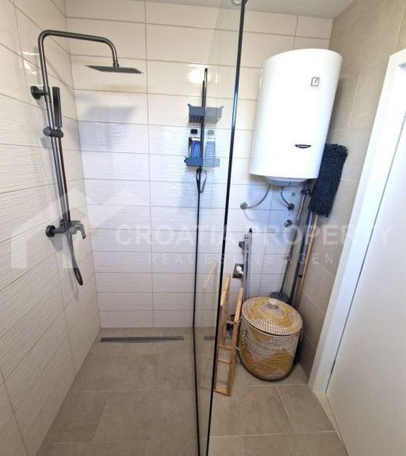 furnished seaside apartment with pool ciovo (11)