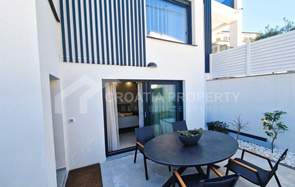 furnished seaside apartment with pool ciovo (13)