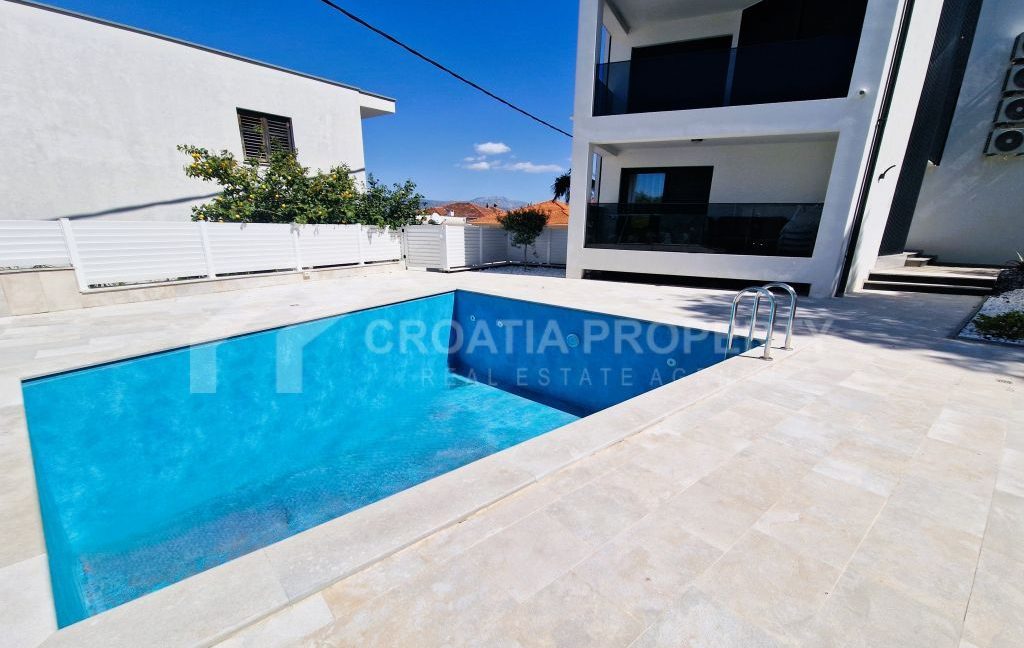 furnished seaside apartment with pool ciovo (15)