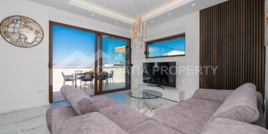 Hangvilla mit Pool Makarska