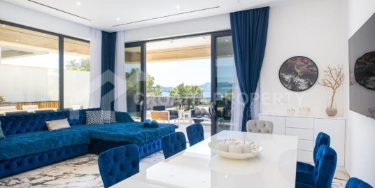 Luxuriös möblierte Strandvilla mit Pool Komarna