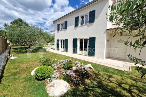 mediterranean style house with cultivated garden ciovo - 3680 (1)