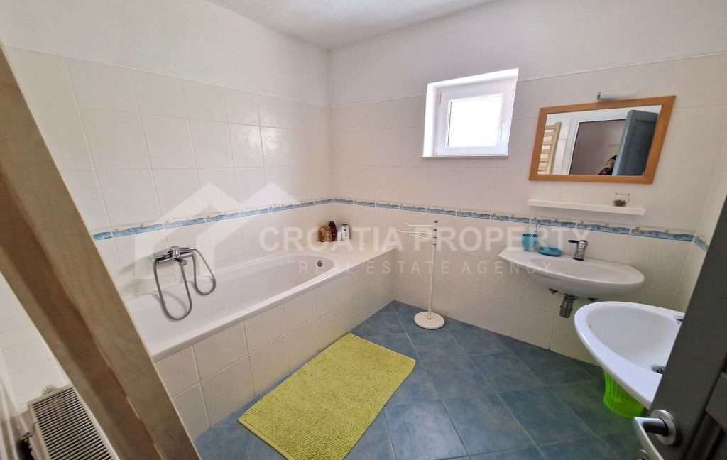 mediterranean style house with cultivated garden ciovo - 3680 (16)