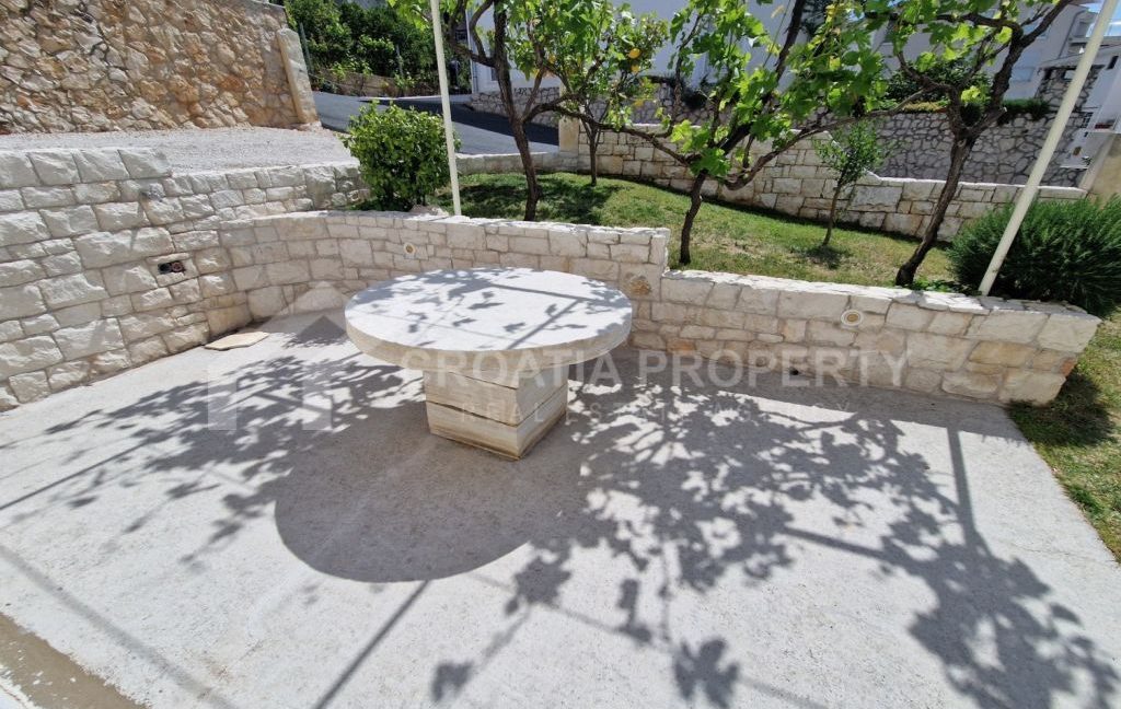 mediterranean style house with cultivated garden ciovo - 3680 (17)