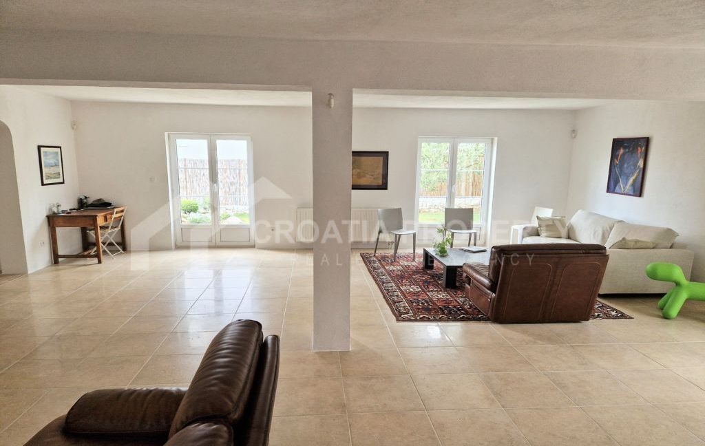 mediterranean style house with cultivated garden ciovo - 3680 (7)