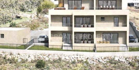 Neue Wohnung mit großzügigem Garten Kastela