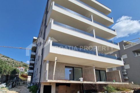 new seaside apartment with big terrace seget - 3668 (1)