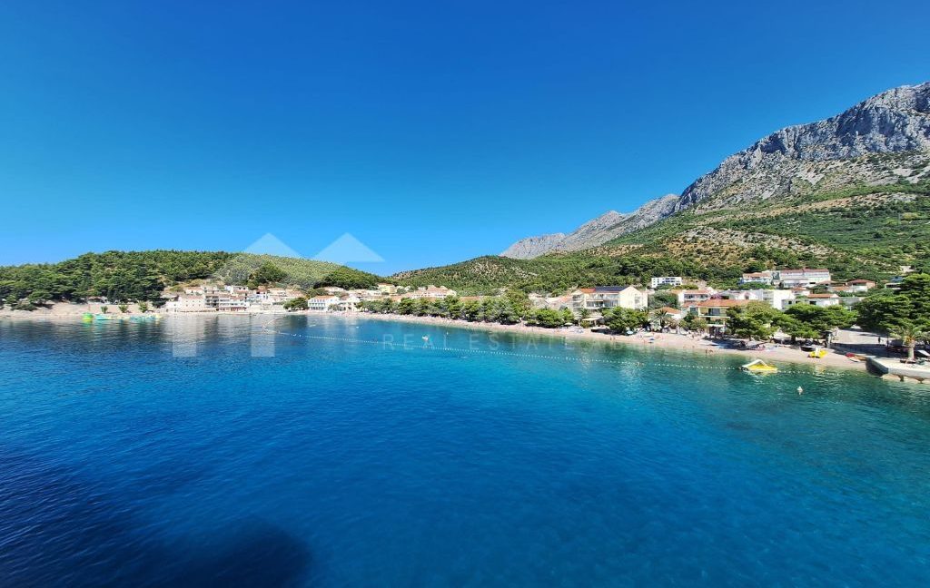 new spacious apartment near the beach drvenik - 3665 (4)