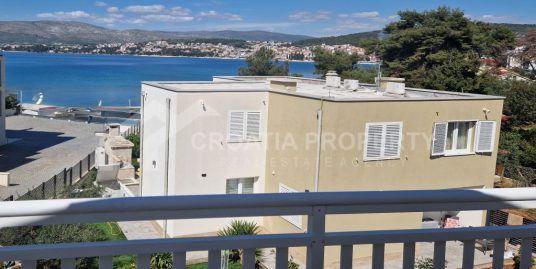 Kuća uz more s vrtom Čiovo