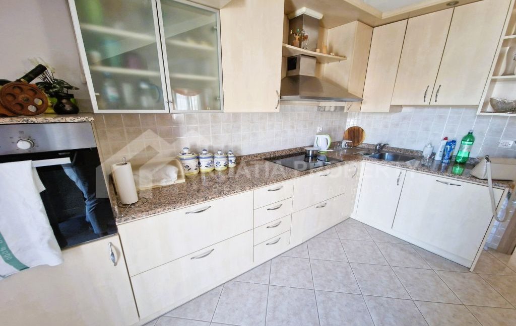 seaside house with spacious garden ciovo - 3660 (7)