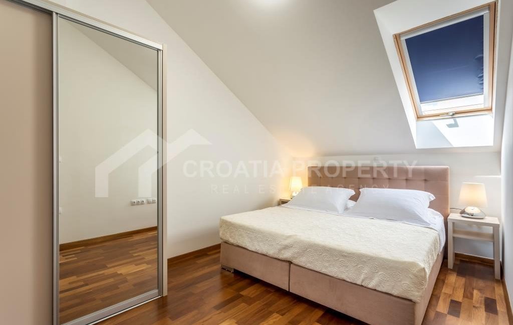 seaside three bedroom apartment podstrana (12)