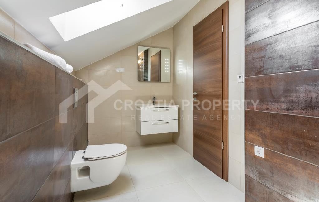 seaside three bedroom apartment podstrana (16)