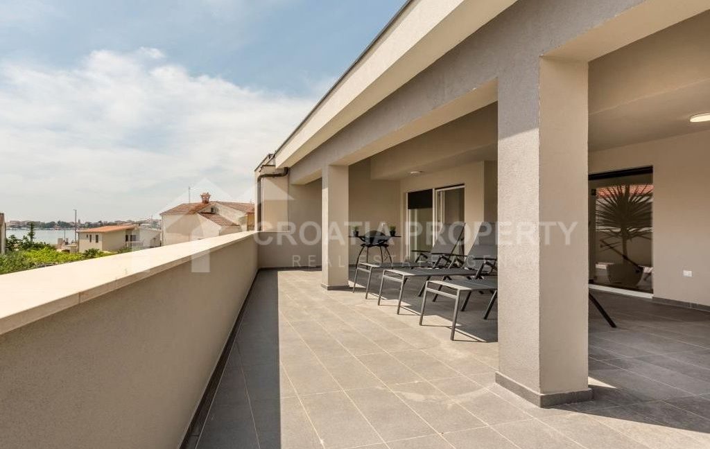 seaside three bedroom apartment podstrana (2)