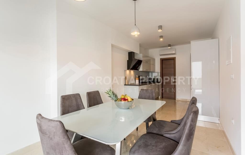 seaside three bedroom apartment podstrana (5)